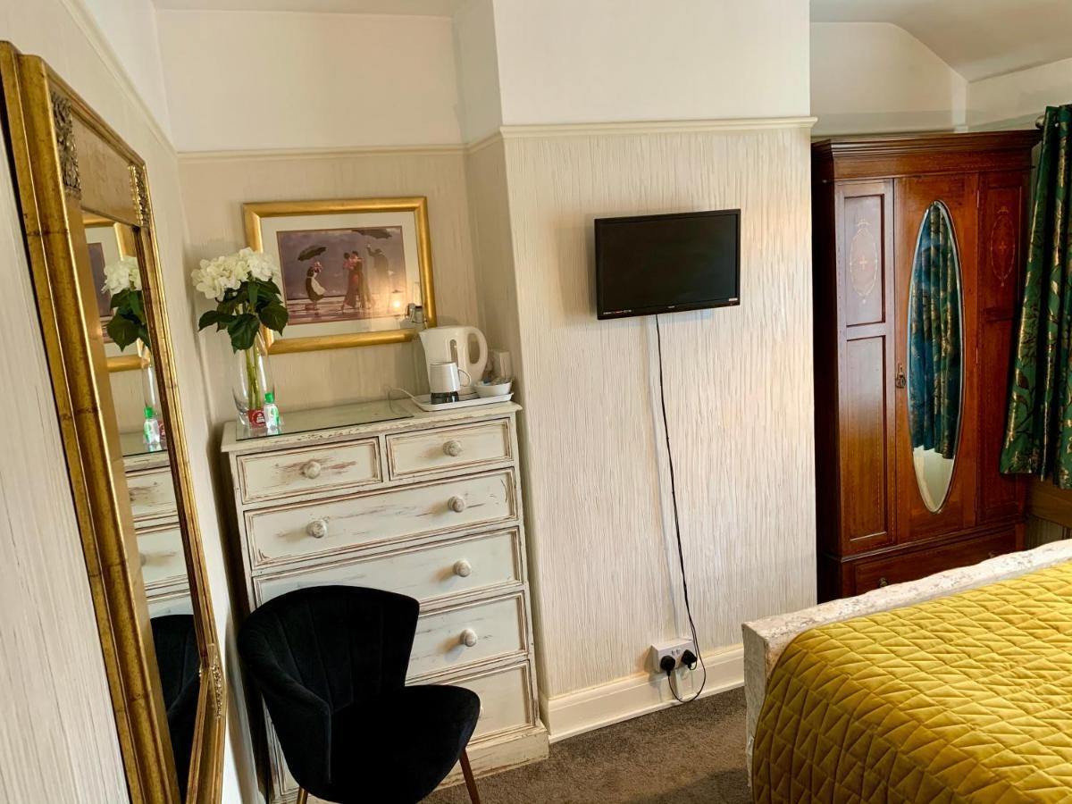 Sw Bed & Breakfast Swindon Esterno foto