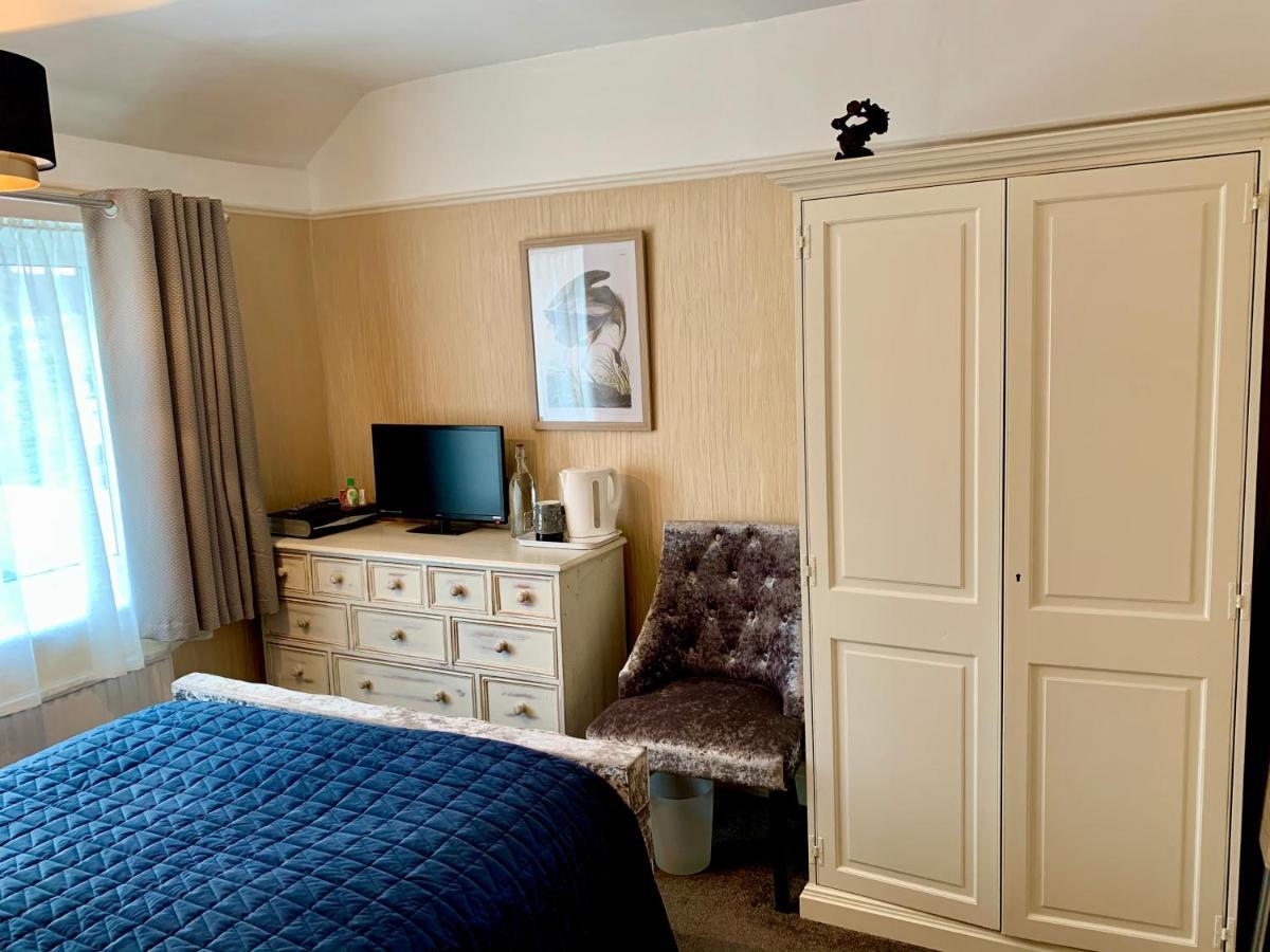 Sw Bed & Breakfast Swindon Esterno foto