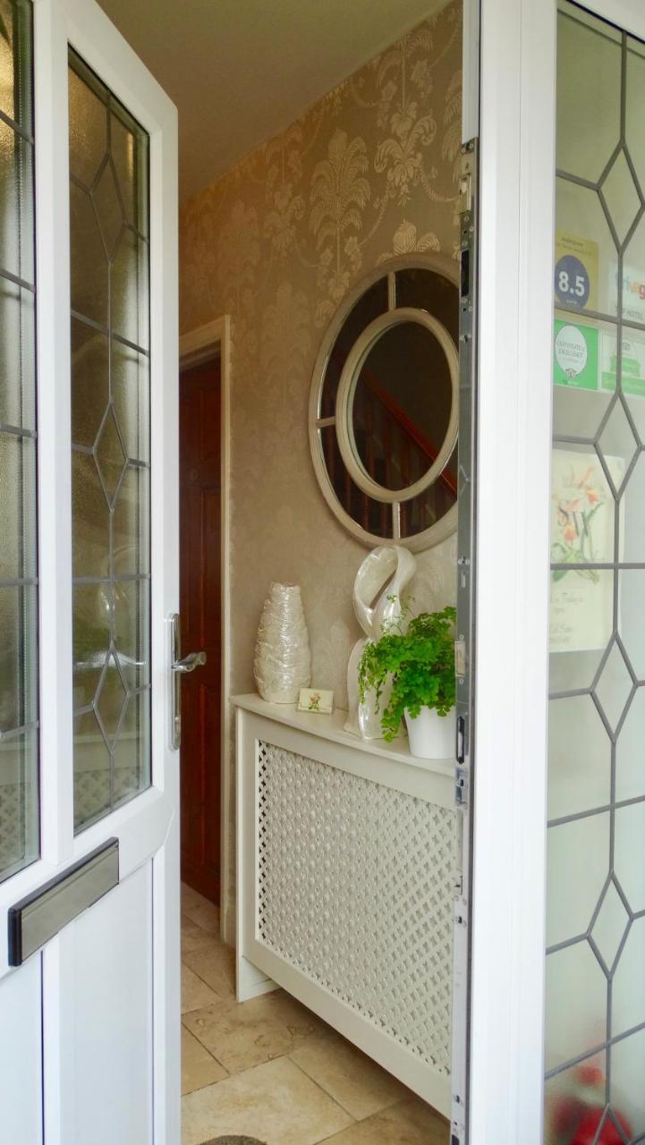 Sw Bed & Breakfast Swindon Esterno foto